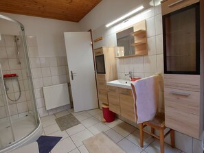 Bathroom - Appartement mit Balkon by Interhome (Balatonfenyves)