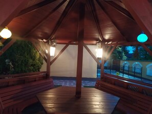 Outdoor dining - Ferienvilla mit Garten, Grill und Terrasse by Interhome (Balatonfenyves)