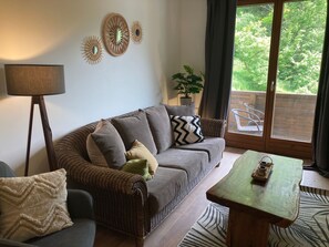 TV - Wohnung mit Balkon und 2 Schlafzimmer by Interhome (Feld am See)
