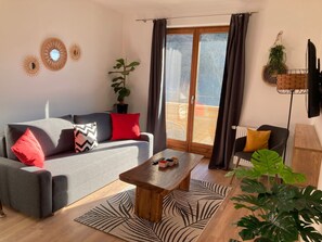 TV - Wohnung mit Balkon und 2 Schlafzimmer by Interhome (Feld am See)