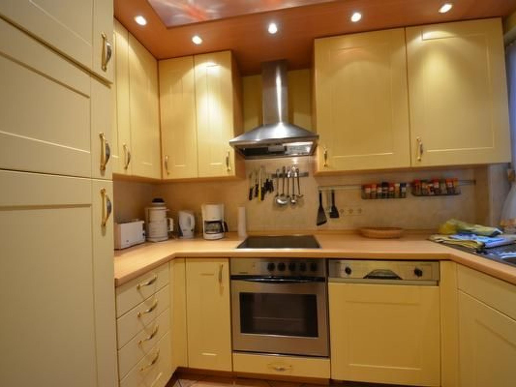 Réfrigérateur, micro-ondes, four, lave-vaisselle