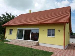 Exterior - in Fonyód mit Terrasse und Grill by Interhome (Fonyód)