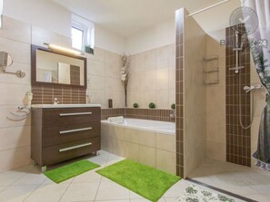 Bathroom - Appartement in Fonyód mit Schönem Garten by Interhome (Fonyód)