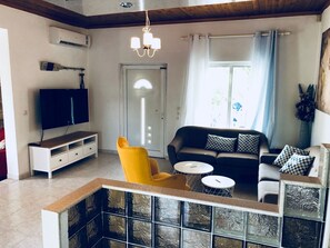 TV, fireplace - mit Privatpool für 6 Personen ca. 105 m² in Faliraki, Ägäis (Rhodos) by Interhome (Faliraki)