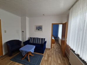 TV - Gästehaus Kopp Wohnung Nr. 03 in Cuxhaven-Duhnen by Interhome (Cuxhaven)