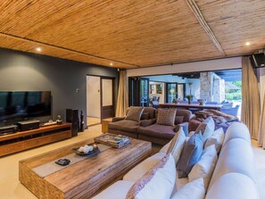 Fireplace - Villa Malbec in Constantia by Interhome (Hout Bay)
