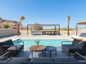 Pool - Zen Club Luxus-Villen-Sangha by Interhome (Archangelos)