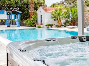 Pool - Ferienvilla Madia in Strandnähe by Interhome (Archangelos)