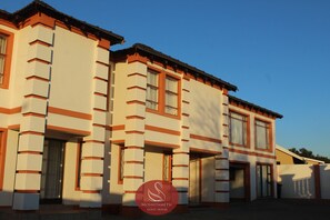 Exterior - Moshitametsi Guesthouse (Kempton Park)