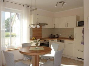 Fridge, microwave, oven, dishwasher - FH an Seen und Meer by Interhome (Ahlbeck)