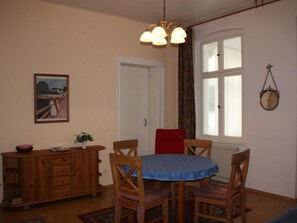 Dining - in Gründerzeitvilla in Strandnähe by Interhome (Ahlbeck)