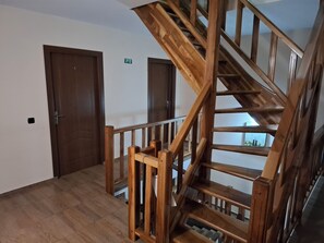 Room, Multiple Bedrooms, Smoking, Balcony | Floor plan - Room-b&b Granada - Something Special in (Covasna)