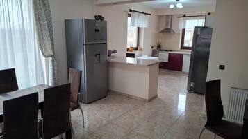 Room, Multiple Bedrooms, Smoking, Balcony | Interior