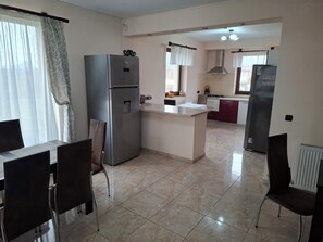 Room, Multiple Bedrooms, Smoking, Balcony | Interior