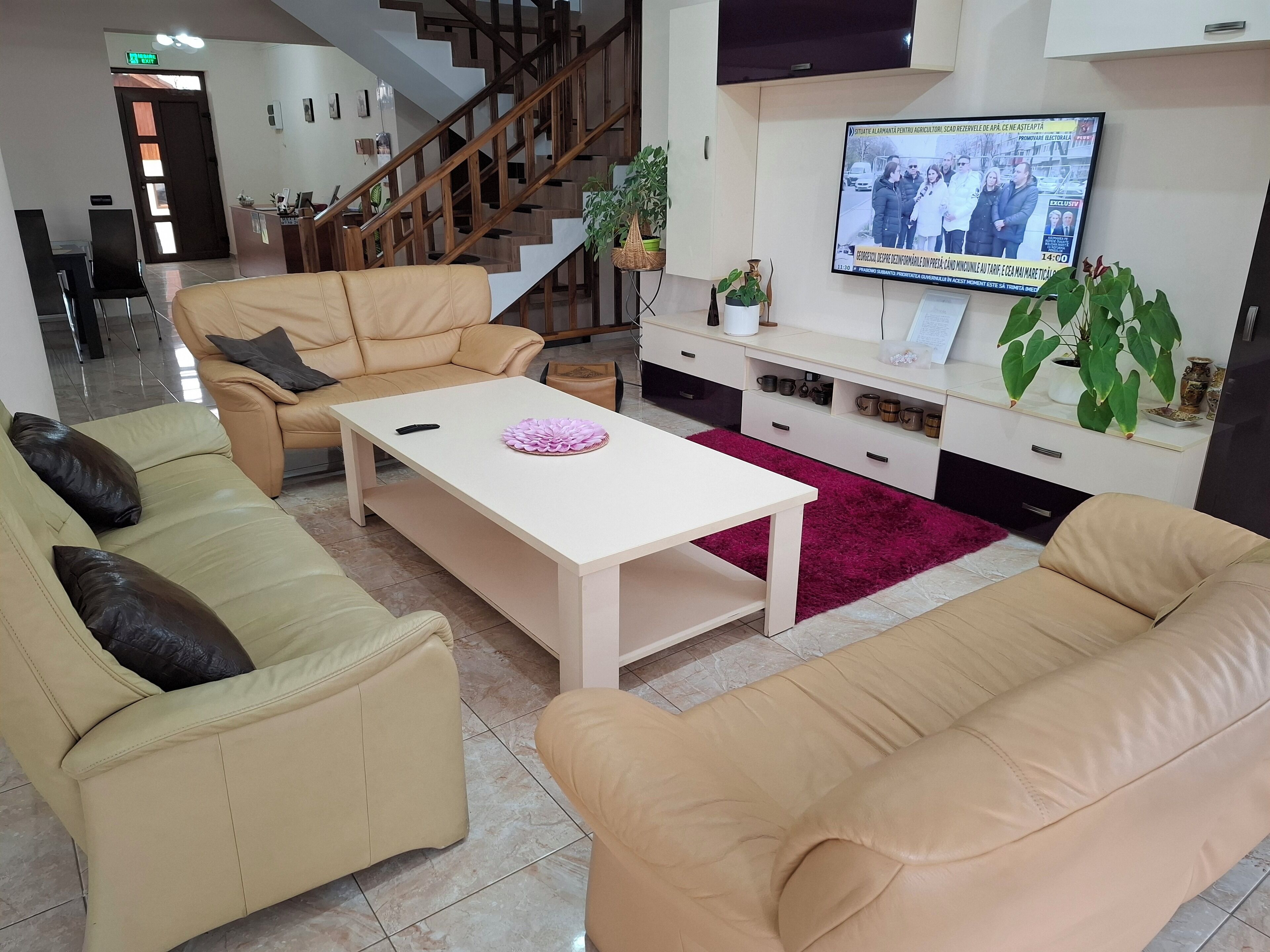 Phòng, nhiều phòng ngủ, hút thuốc, ban công | Phòng khách