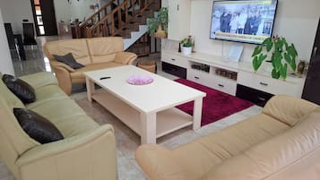 Phòng, nhiều phòng ngủ, hút thuốc, ban công | Phòng khách