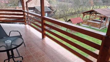 غرفة - عدة غرف نوم - للمدخنين - بشرفة | شرفة