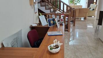 Room, Multiple Bedrooms, Smoking, Balcony | Living room