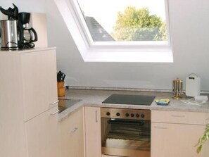 Fridge, oven, cookware/dishes/utensils