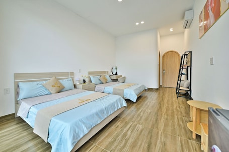 Villa, Patio, Garden View | Iron/ironing board, free WiFi. Kim Sơn Homestay 1