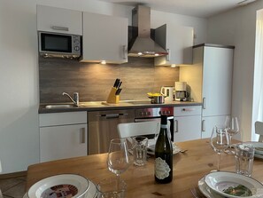 Frigorifero, microonde, forno, lavastoviglie