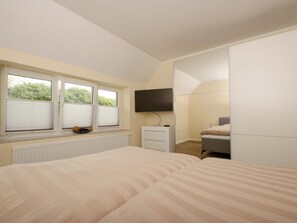 Internet - Appartement mit Garten, Grill und Terrasse by Interhome (Wiefelstede)