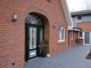 Exterior detail - Appartement mit Garten, Grill und Terrasse by Interhome (Wiefelstede)