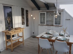 Dining - hygge hus, tolle Ostseelage, freier Blick auf Felder by Interhome (Brodersby)