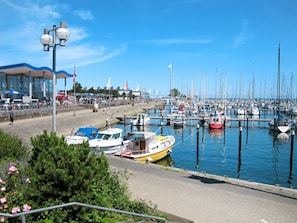 Marina - Spitzdachferienhaus mit Schwedenofen und Garten by Interhome (Damp)