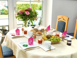 Dining - Uferpromenade 1 EG by Interhome (Waren)