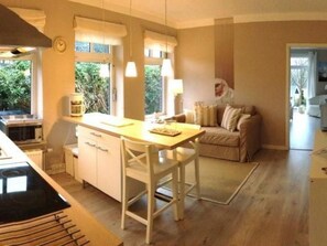 Interior - mit Stellplatz mitten im Grünen by Interhome (Kiel)