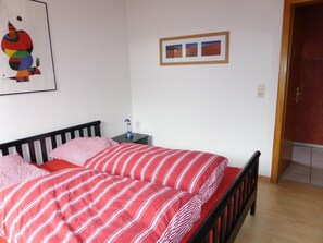 3 bedrooms, Internet