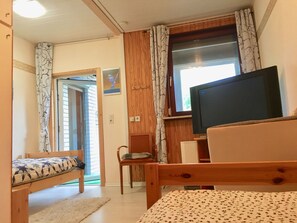 3 bedrooms, Internet