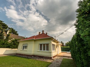 Exterior - Privathaus mit Pool und Garten in Siofok by Interhome (Siofok)