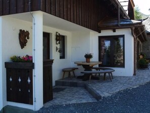 Outdoor dining - Kärntnerhaus in Falkertsee by Interhome (Falkert)