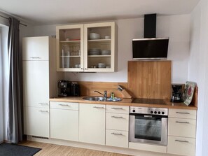 Fridge, oven, cookware/dishes/utensils - Fishbone Obergeschoss in Glowe by Interhome (Glowe)