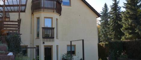 المنشأة من الخارج