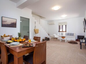 Dining - Ferienvilla MonaLisa mit privatem Pool by Interhome (Pefki)
