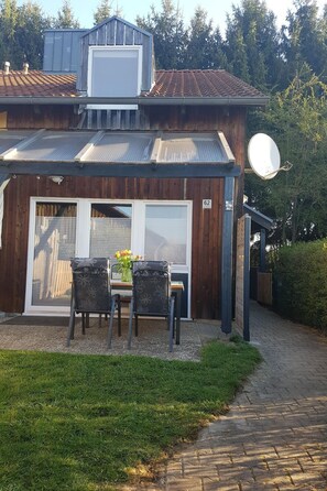 Outdoor dining - Waldhäuschen Zandt by Interhome (Zandt)