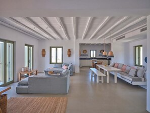 TV - Delium Villa by Interhome (Paros)