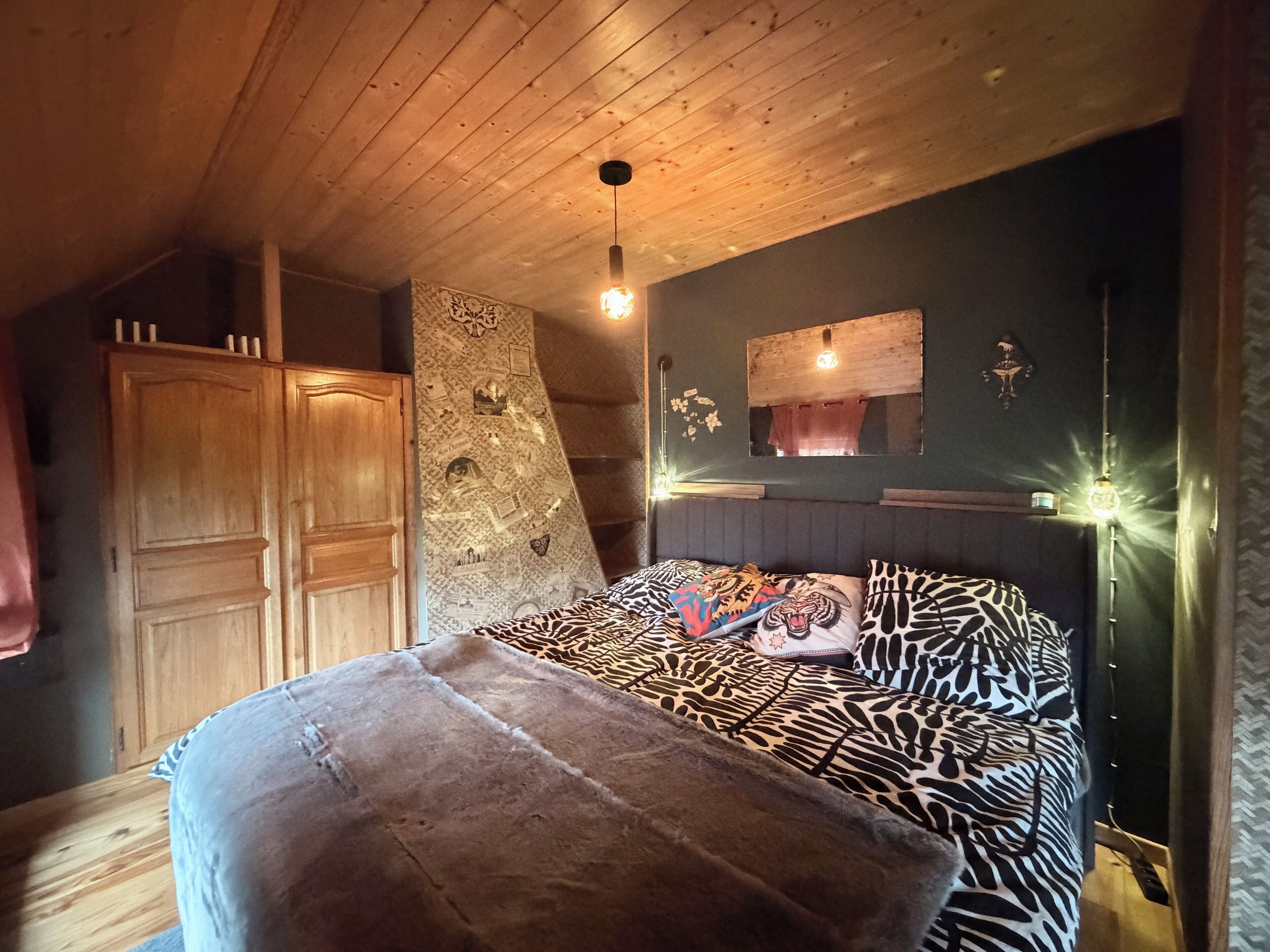 Strykejern/-brett, internettilgang og sengetøy