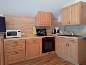 Fridge, microwave, oven, dishwasher - Wohnung in Unterschönau mit Grill by Interhome (Berchtesgaden)