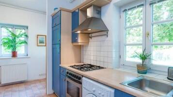 Réfrigérateur, micro-ondes, four