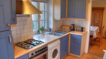 Réfrigérateur, micro-ondes, four