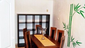 Unclassified image, 2 of 22, button - Moderne Ferienwohnung in Ujlipotvaros mit Garten by Interhome (Budapest)