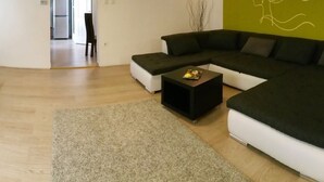 Unclassified image, 4 of 22, button - Moderne Ferienwohnung in Ujlipotvaros mit Garten by Interhome (Budapest)