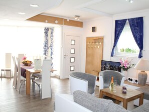 Dining - Vulkaneifel in Daun by Interhome (Daun)