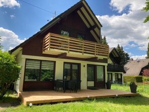 Exterior - Idyllisches Ferienhaus mit Balkon und Garten by Interhome (Frielendorf)