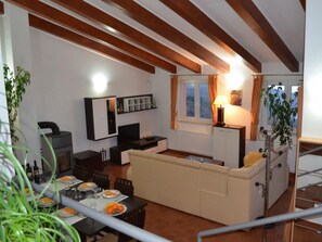 Fireplace, DVD player - Paradiso by Interhome (Plomin)