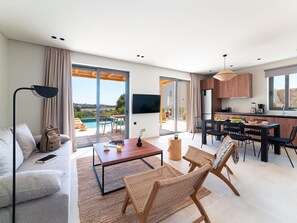 TV - Massari Hills - Fuge by Interhome (Archangelos)